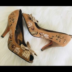 Suede Floral Embroidered Peep Toe heels